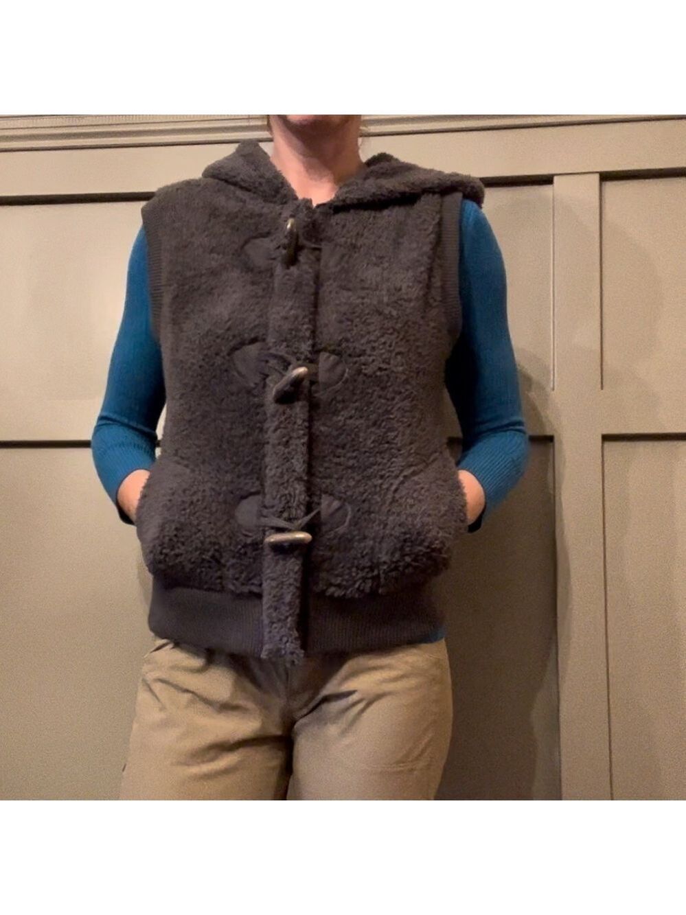 Pj Salvage Faux Fur Sherpa Vest W/ Hood Full Zip Toggle Buttons Gray Size Small